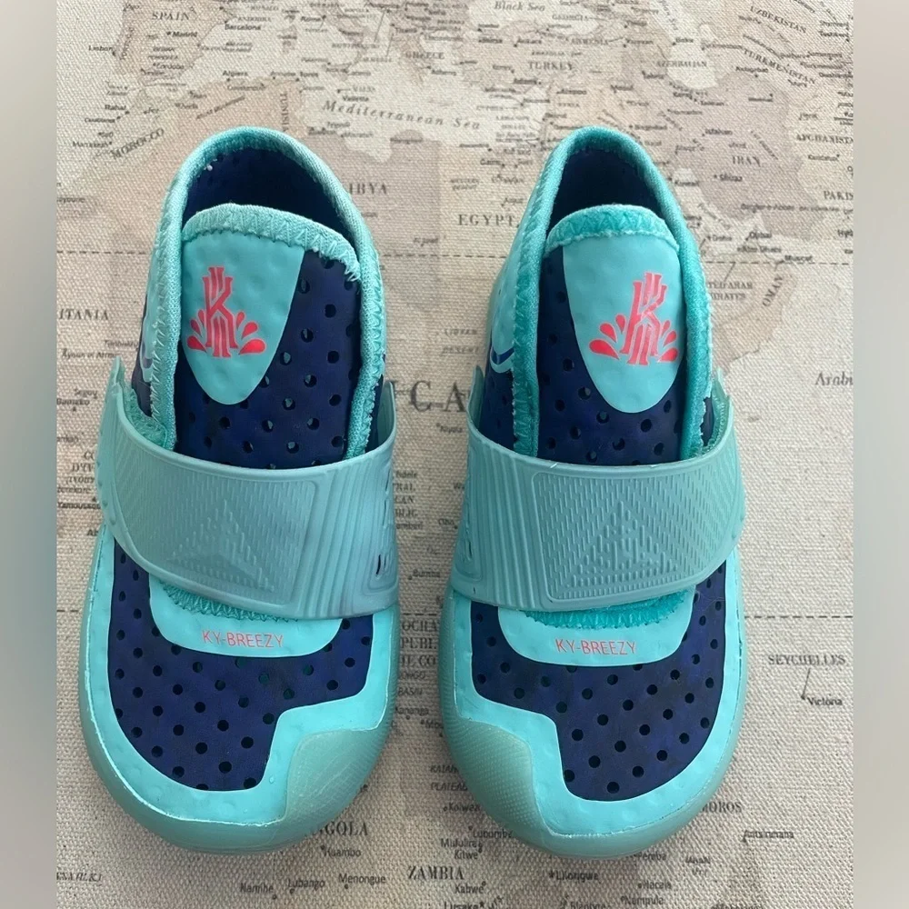 Nike (TD) Ky-Breezy Persian
Violet Aurora Size 9 Water Shoes - Picture 9 of 10